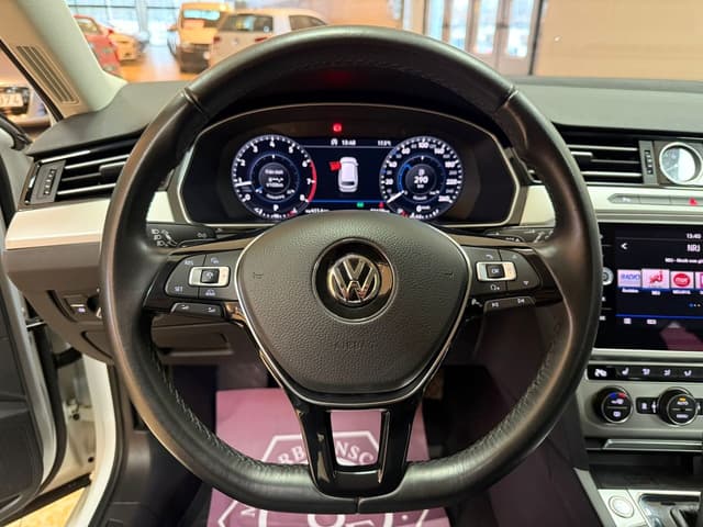 Volkswagen Passat i Örebro