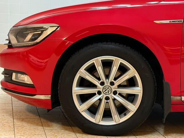 Volkswagen Passat i Örebro